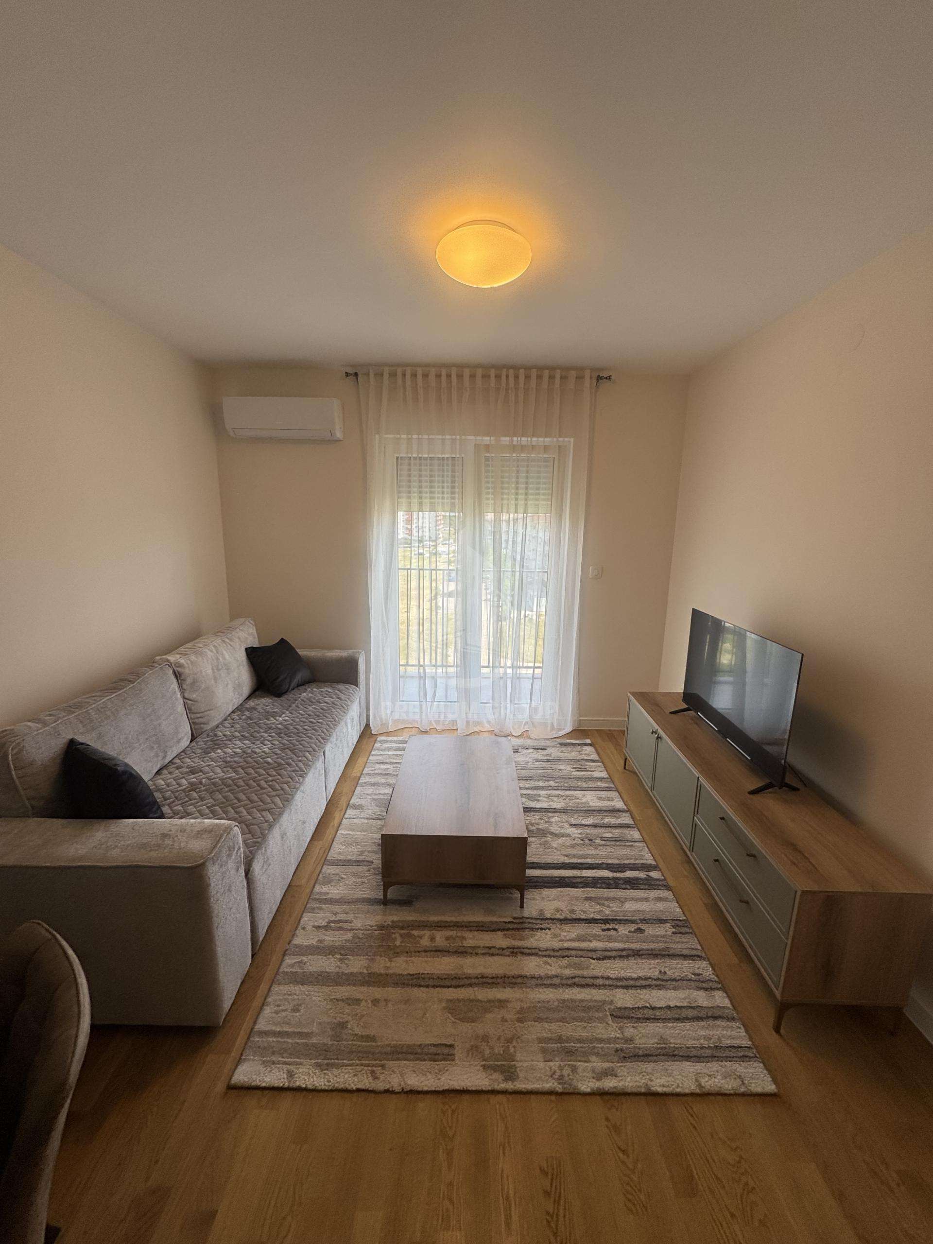 Izdaje se stan na Pobrežju - nova zgrada zetagradnje 48 m2