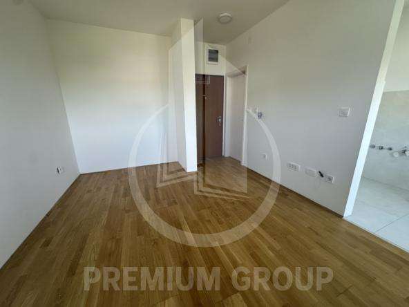 Izdavanje garsonjera 30m², Zabjelo,